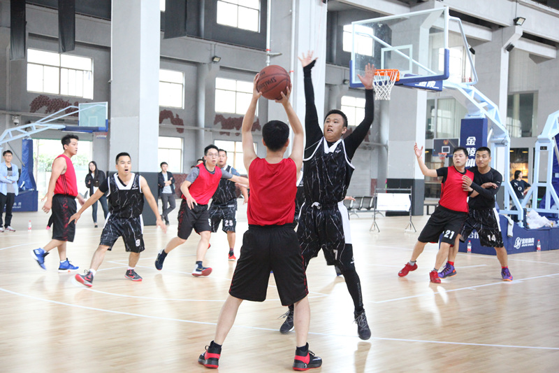 球場角逐 精彩紛呈&mdash;&mdash;第十二屆金秋文化節(jié)&ldquo;浙農杯&rdquo;籃球賽火熱啟幕