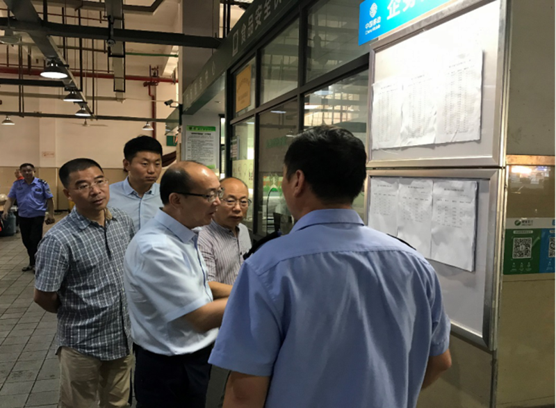 中農(nóng)批董事長曹少金考察浦江農(nóng)批市場(chǎng)