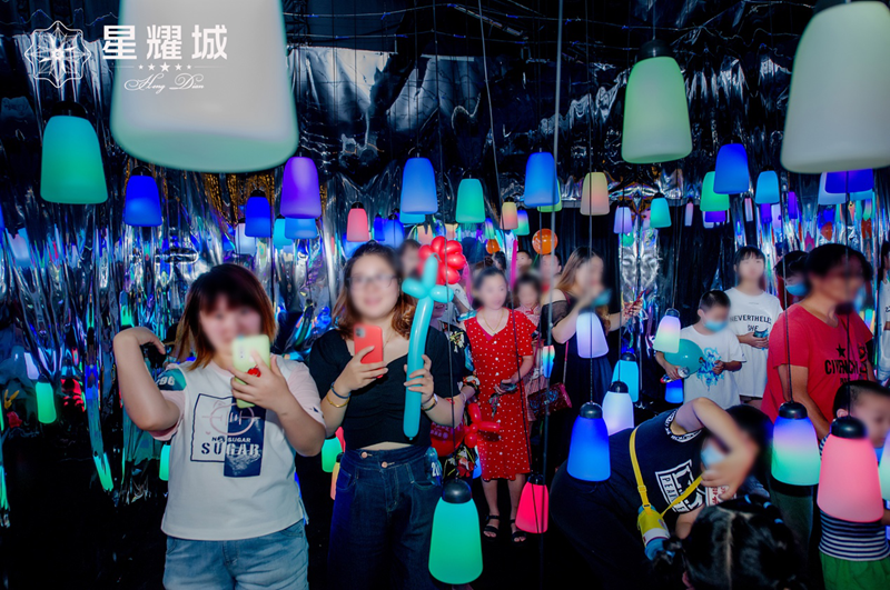 東陽明都&middot;星耀城舉辦&ldquo;光影迷城&middot;星空萬象&rdquo;活動(dòng)