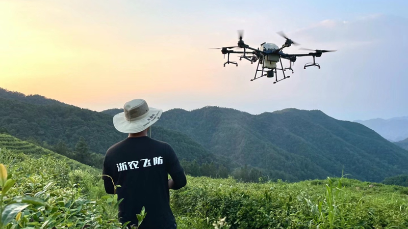 浙農(nóng)飛防：新農(nóng)人答好&ldquo;誰來種地&rdquo;的時代答卷
