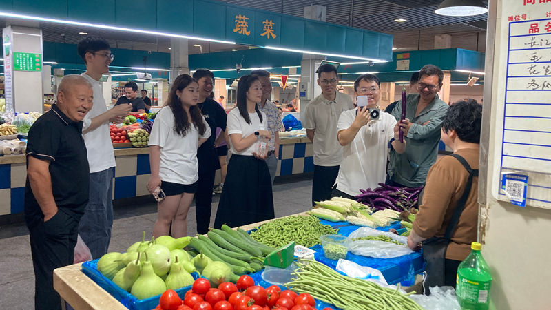 華通商貿(mào)開展短視頻創(chuàng)作培訓(xùn)賦能農(nóng)貿(mào)市場場景化營銷