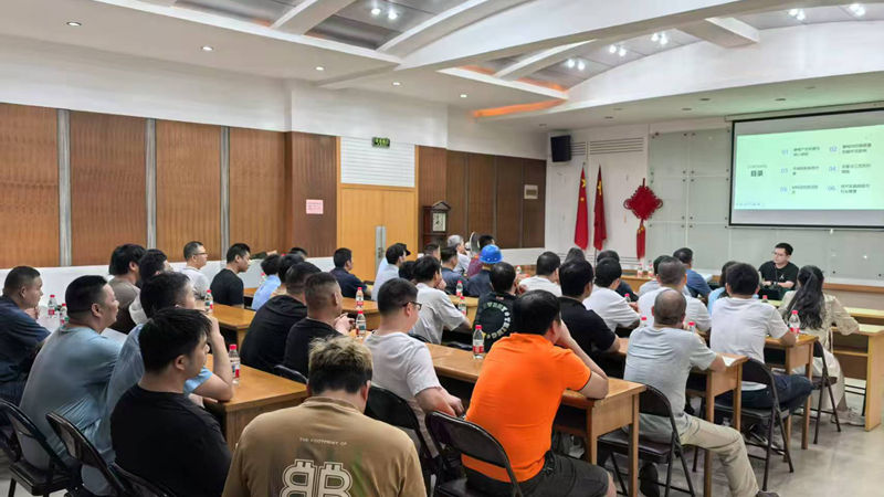 明日軟包裝開展安全培訓(xùn)講座暨消防應(yīng)急演練活動(dòng)